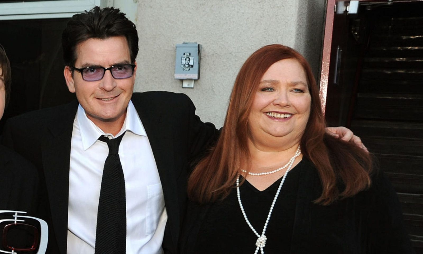 Los actores de 'Dos hombres y medio' se emocionan despidiendo a Conchata Ferrell, fallecida a los 77 años