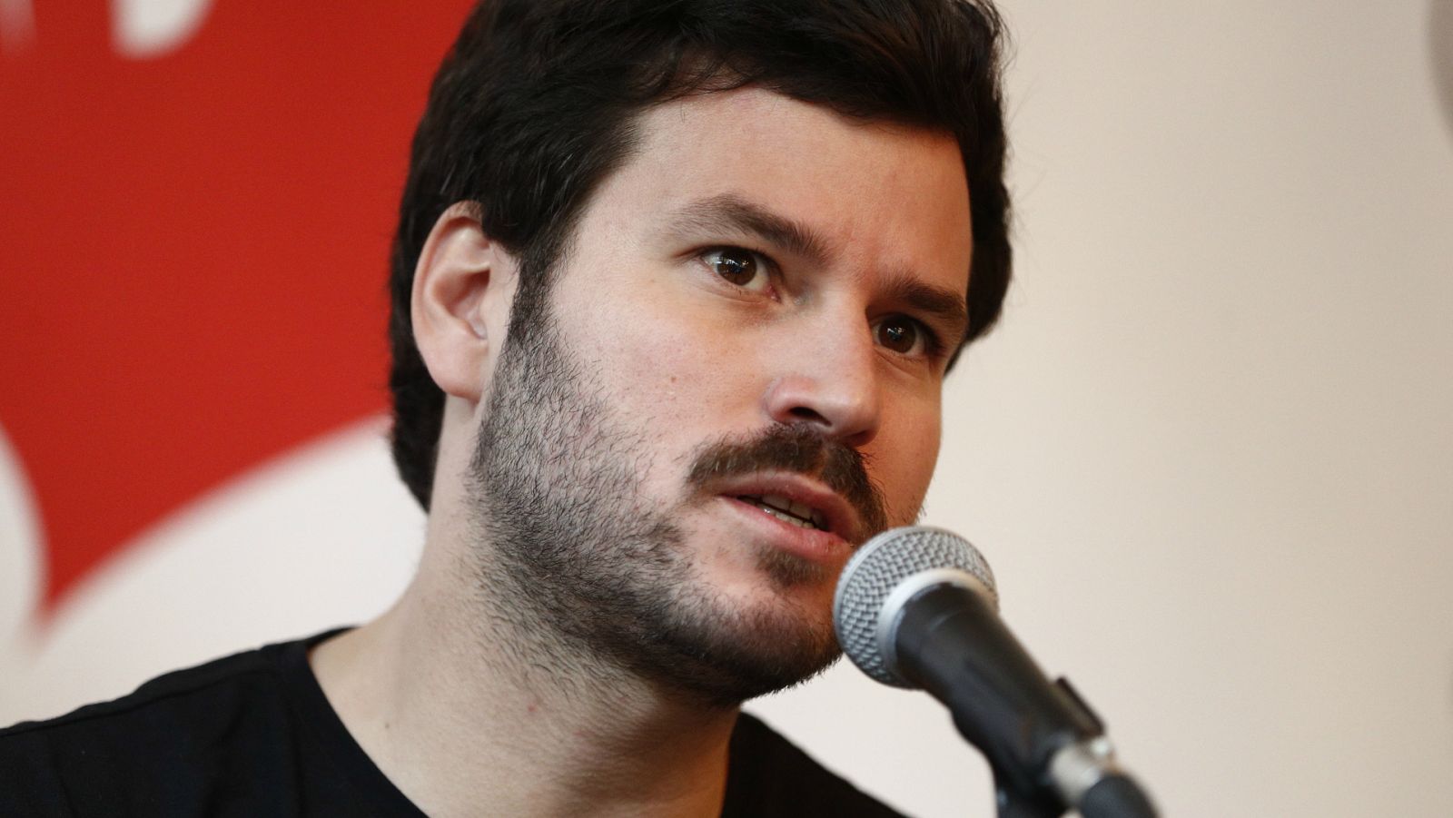 Willy Bárcenas, vocalista del grupo musical Taburete