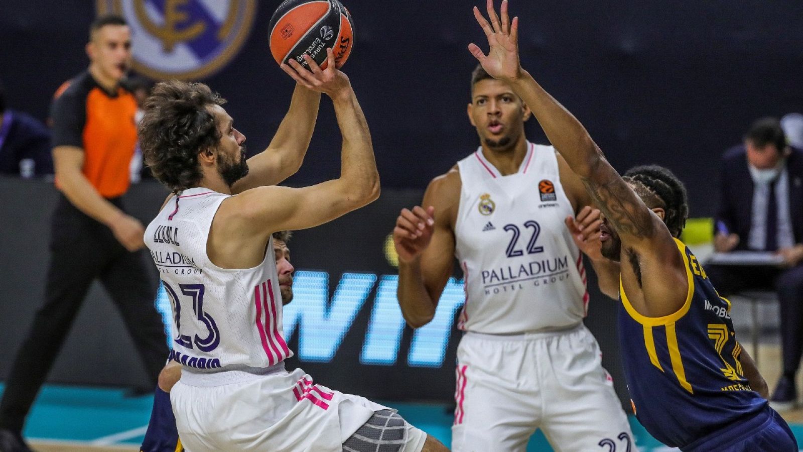 El Real Madrid vence a un Khimki con muchas bajas