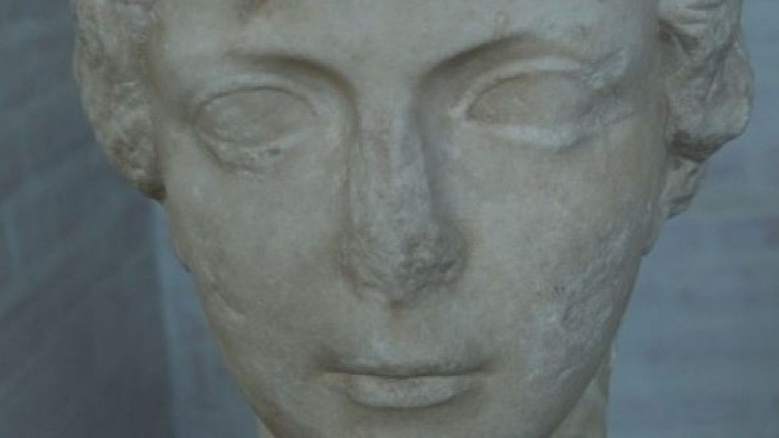 Detalle del busto romano de Antonia Minor recuperado en Múnich diez años después.