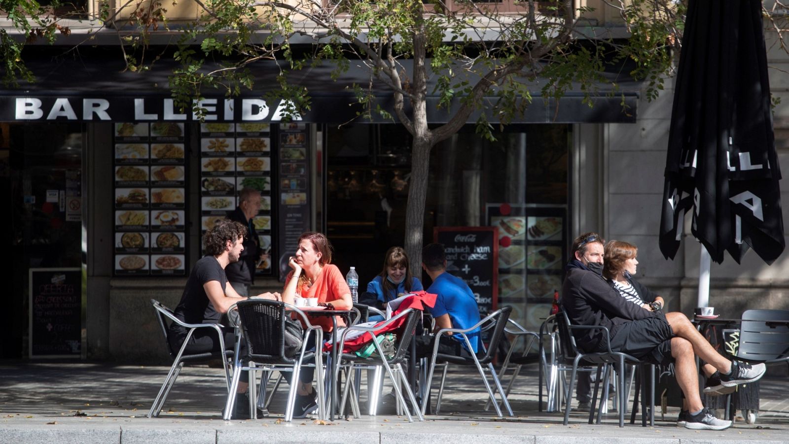 Aspecto de una terraza del centro de Barcelona