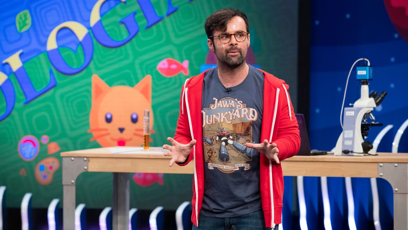 Ricardo Moure caza sus "demodex" en Órbita Laika