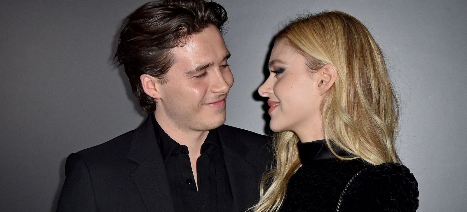 Brooklyn y Nicola comparten su amor