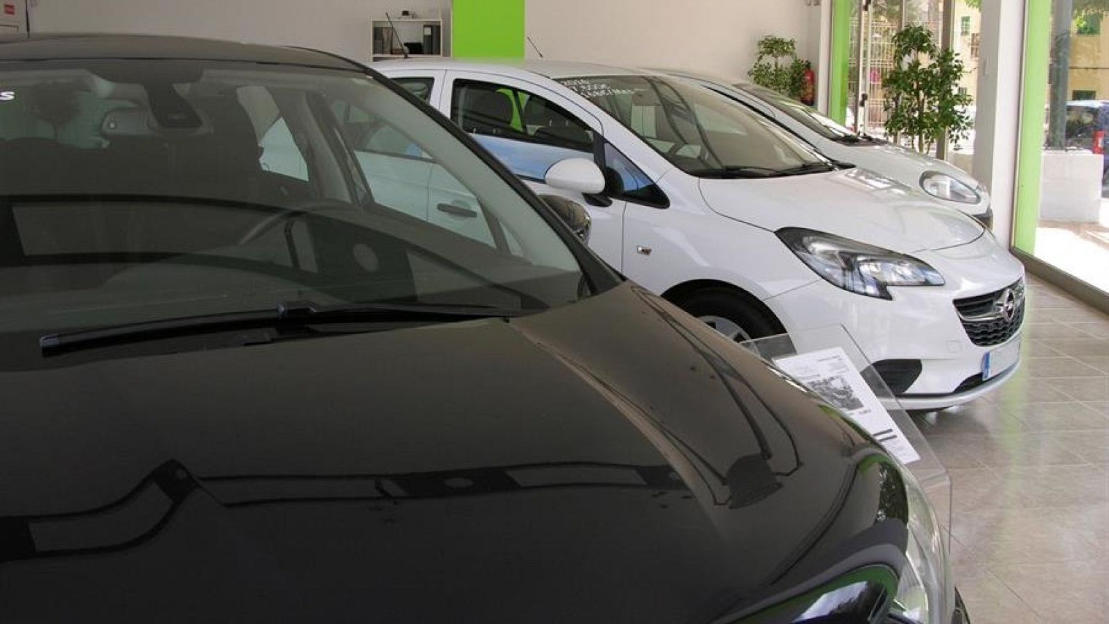 Las matriculaciones aumentan su caída en octubre hasta el 21 %