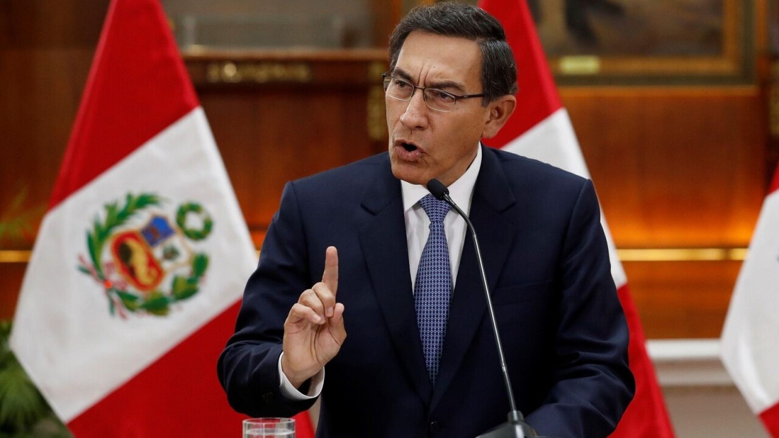 El presidente de Perú, Martín Vizcarra, durante un mensaje a la nación desde Lima