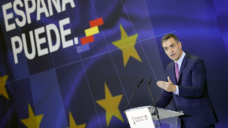 Sánchez dice que la campaña de vacunación contra la COVID-19 "podría estar" en mayo