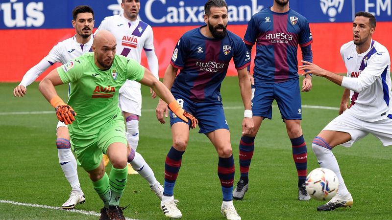 Al Huesca le faltó puntería y se atasca ante el Eibar