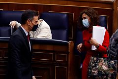 Montero critica la "irresponsabilidad" de PP y Vox al vetar los presupuestos y pide a los grupos no caer en "vetos cruzados"