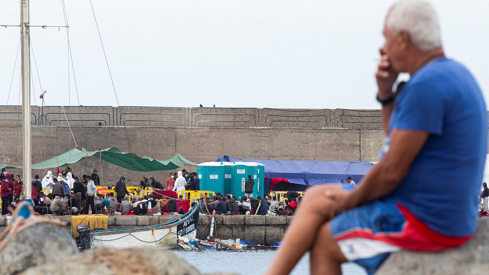 El Gobierno plantea medidas policiales, diplomáticas y de cooperación al desarrollo en su plan migratorio para Canarias