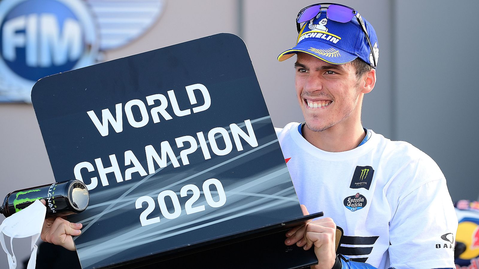 Joan Mir celebra su Mundial