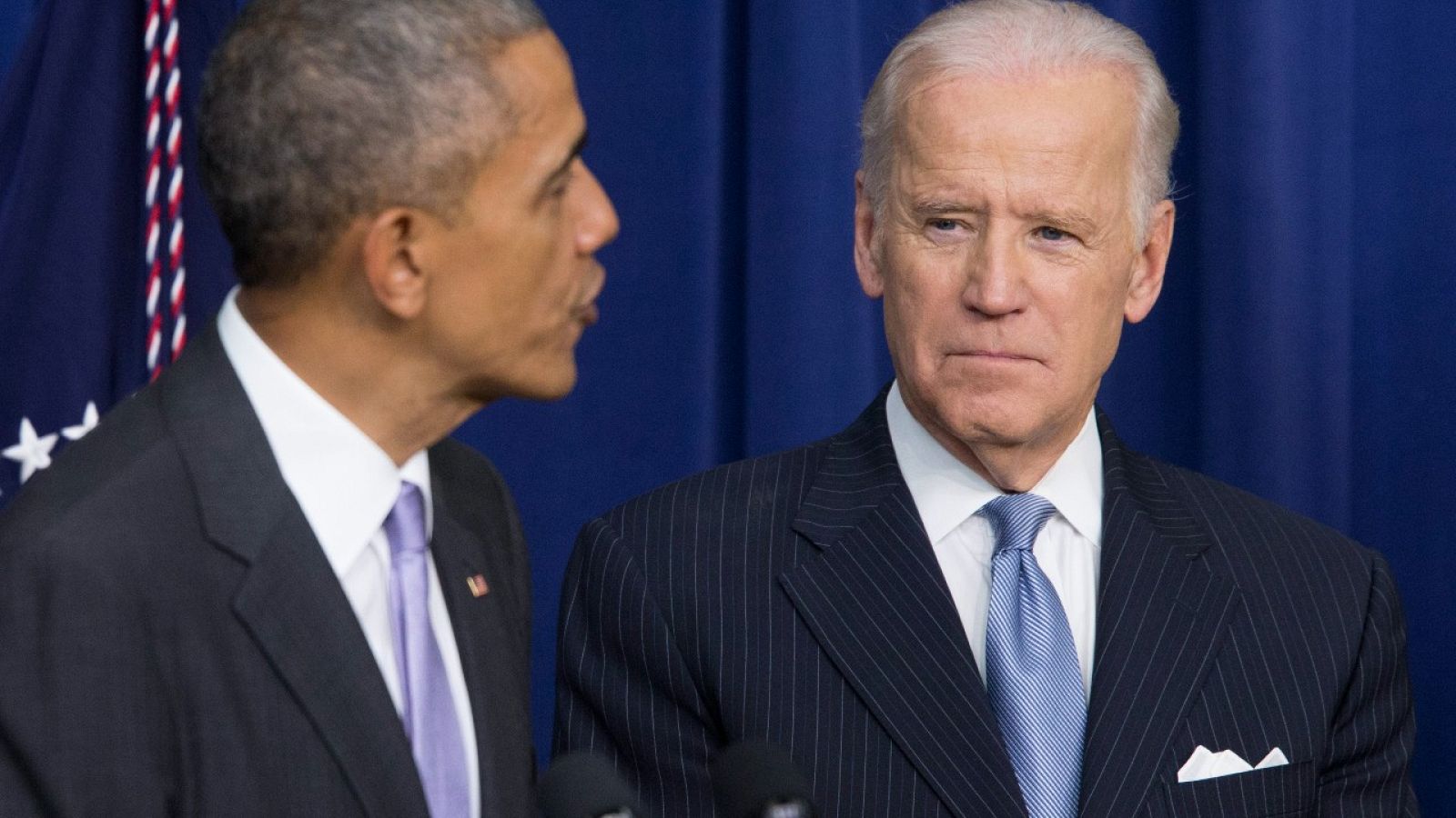 Biden (d) junto a Obama (i) en una imgen de diciembre de 2016.