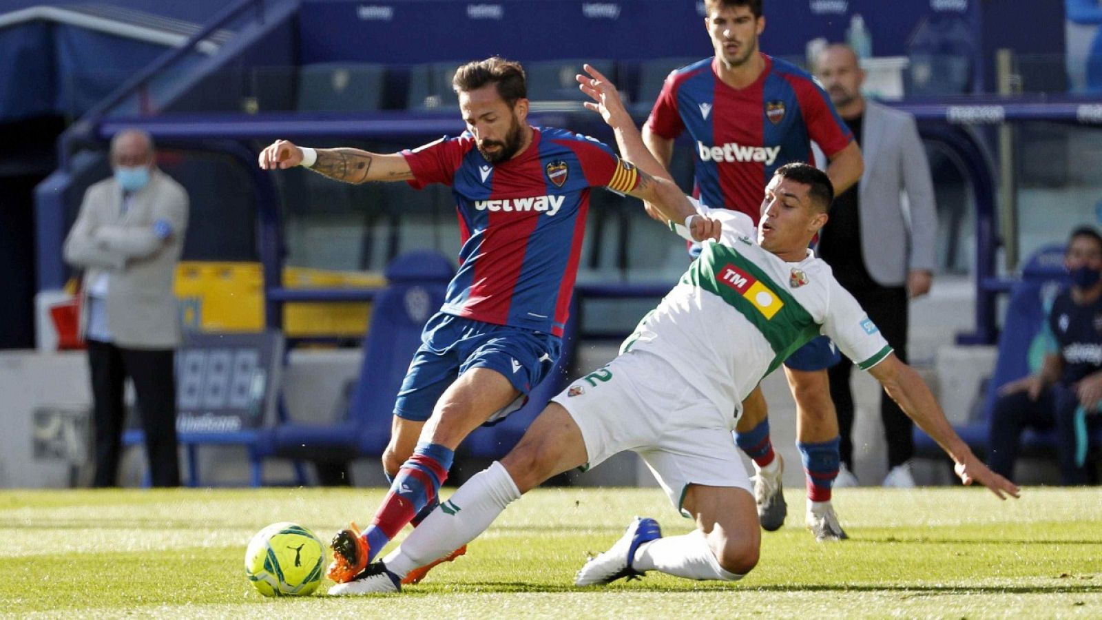 Levante y Elche firman la igualada en el Ciutat de Valencia