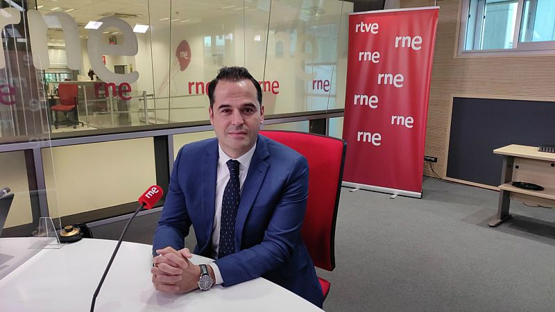 Aguado espera que Madrid pueda "levantar parcialmente algunas restricciones" contra el coronavirus en Navidades 