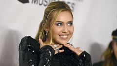 Miley Cyrus cumple 28 años a tan solo unos días de estrenar 'Plastic Hearts': repasamos las claves de su gran 2020