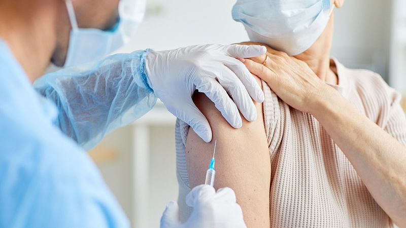 España prevé contar con vacunas para inmunizar a 80 millones de personas contra el coronavirus