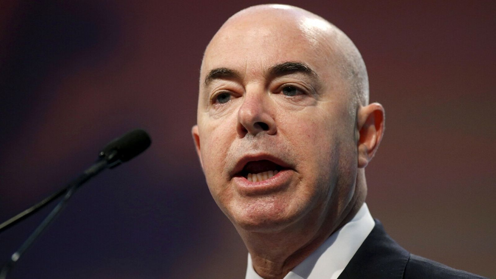 Biden designa a Alejandro Mayorkas para dar marcha atrás en las políticas anti-inmigración de Trump