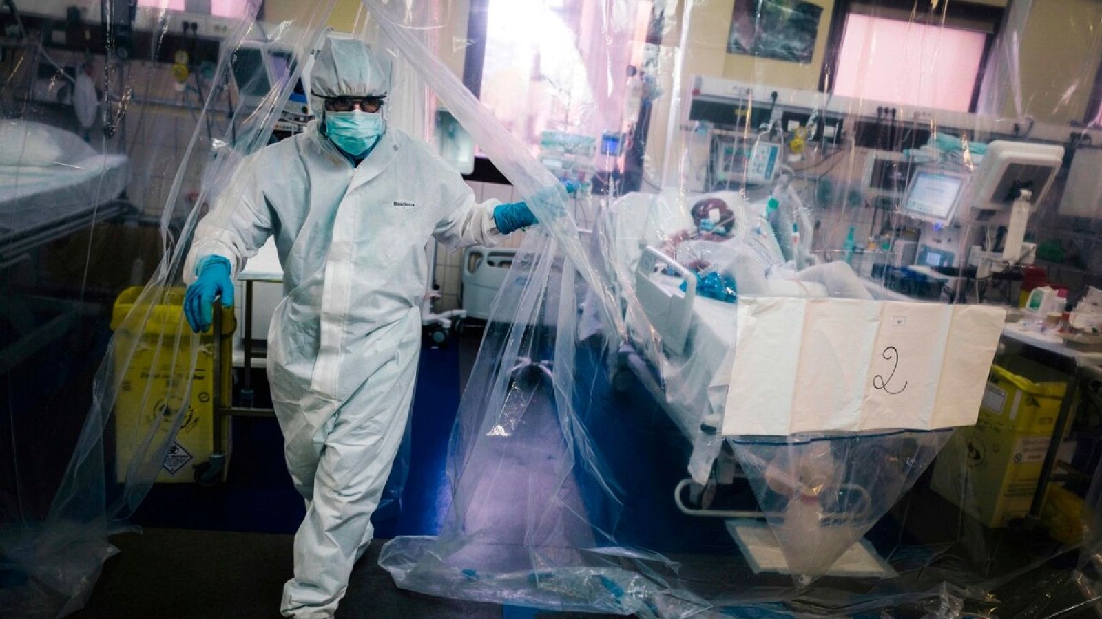 Francia supera la barrera de las 50.000 muertes con COVID-19