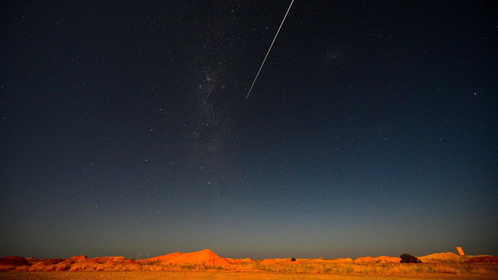 La cápsula de la sonda japonesa Hayabusa2 poco antes de aterrizar en el sur de Australia