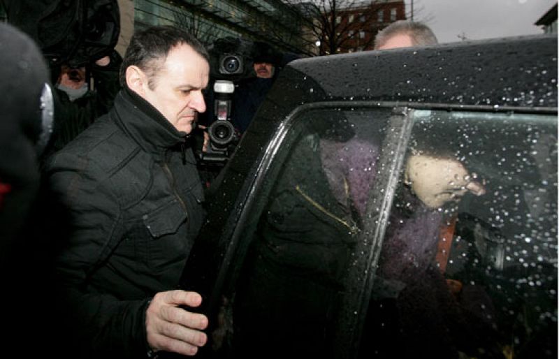 De Juana seguirá en libertad provisional porque el juez necesita más tiempo