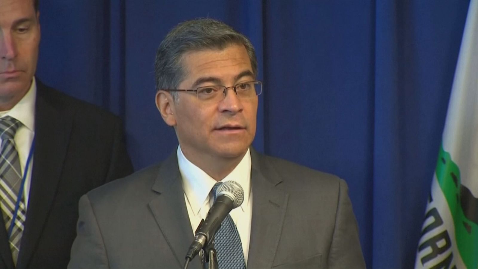 Xavier Becerra, elegido por Biden como nuevo secretario de Salud