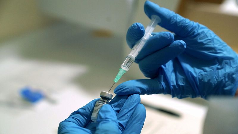 EE.UU. avanza hacia la aprobación de la vacuna de Pfizer tras el visto bueno de los expertos