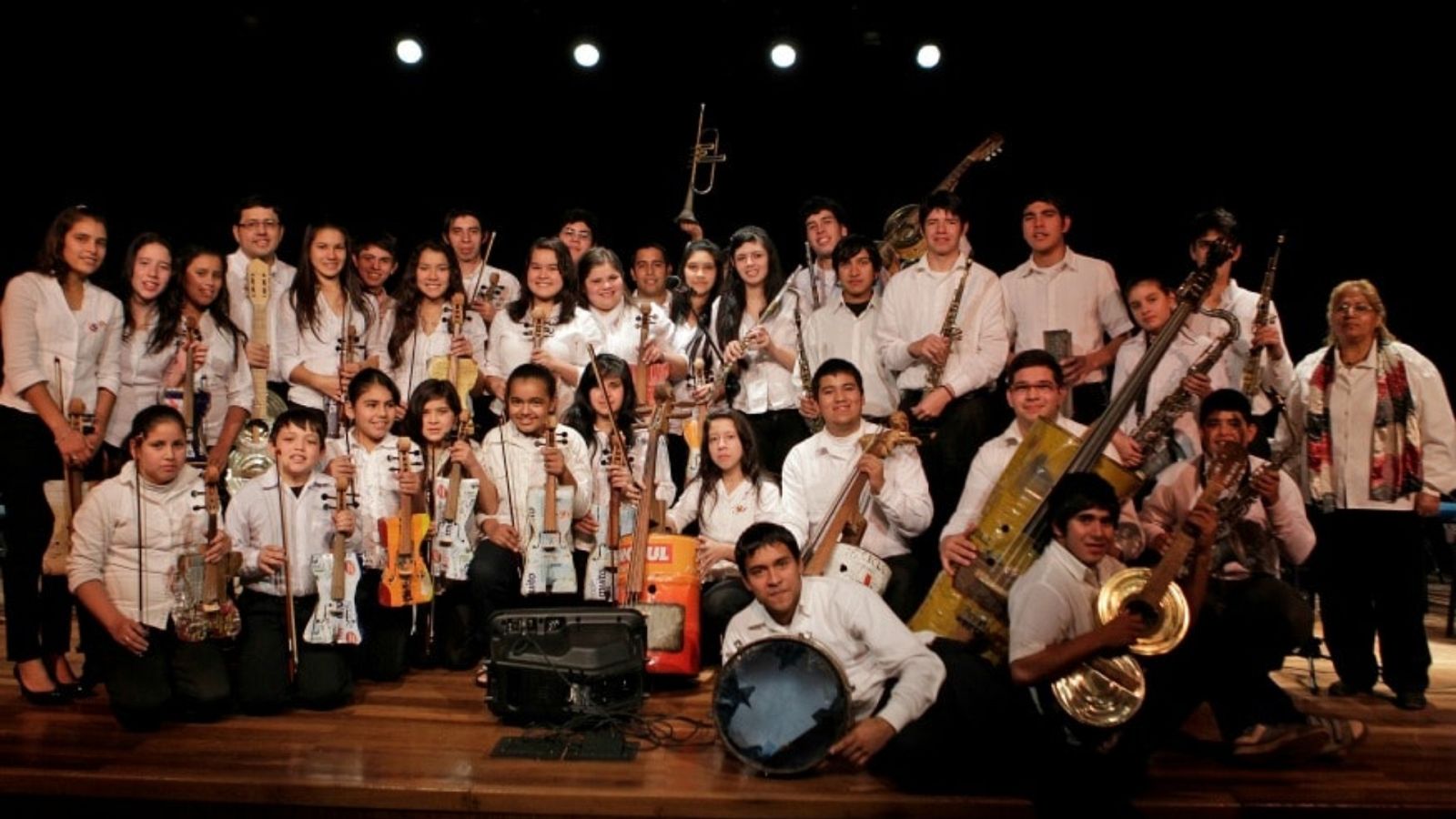 La Orquesta de Instrumentos Reciclados de Cateura