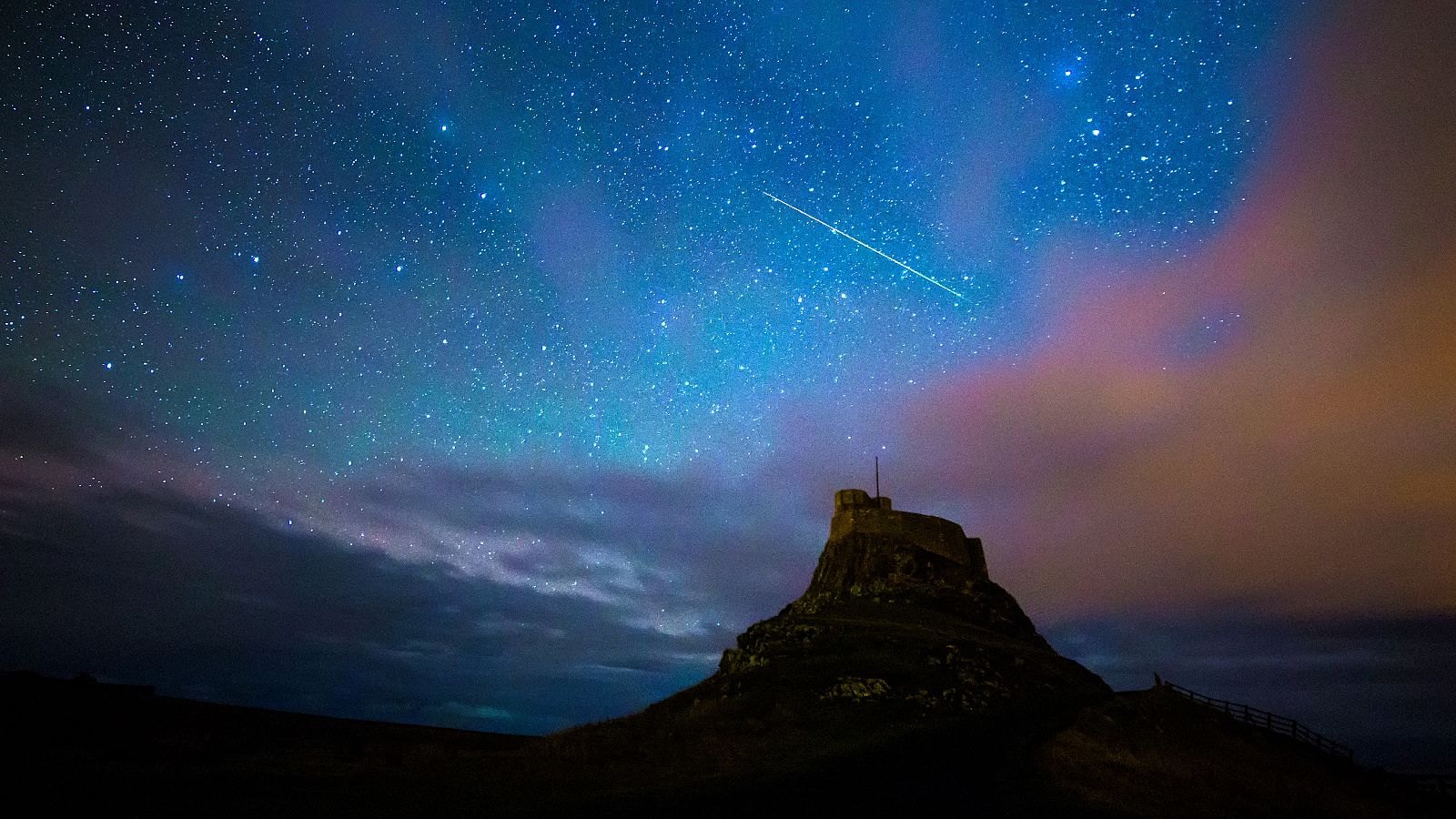 Las lluvias de meteoritos son fáciles de observar y no necesitan equipo especial.