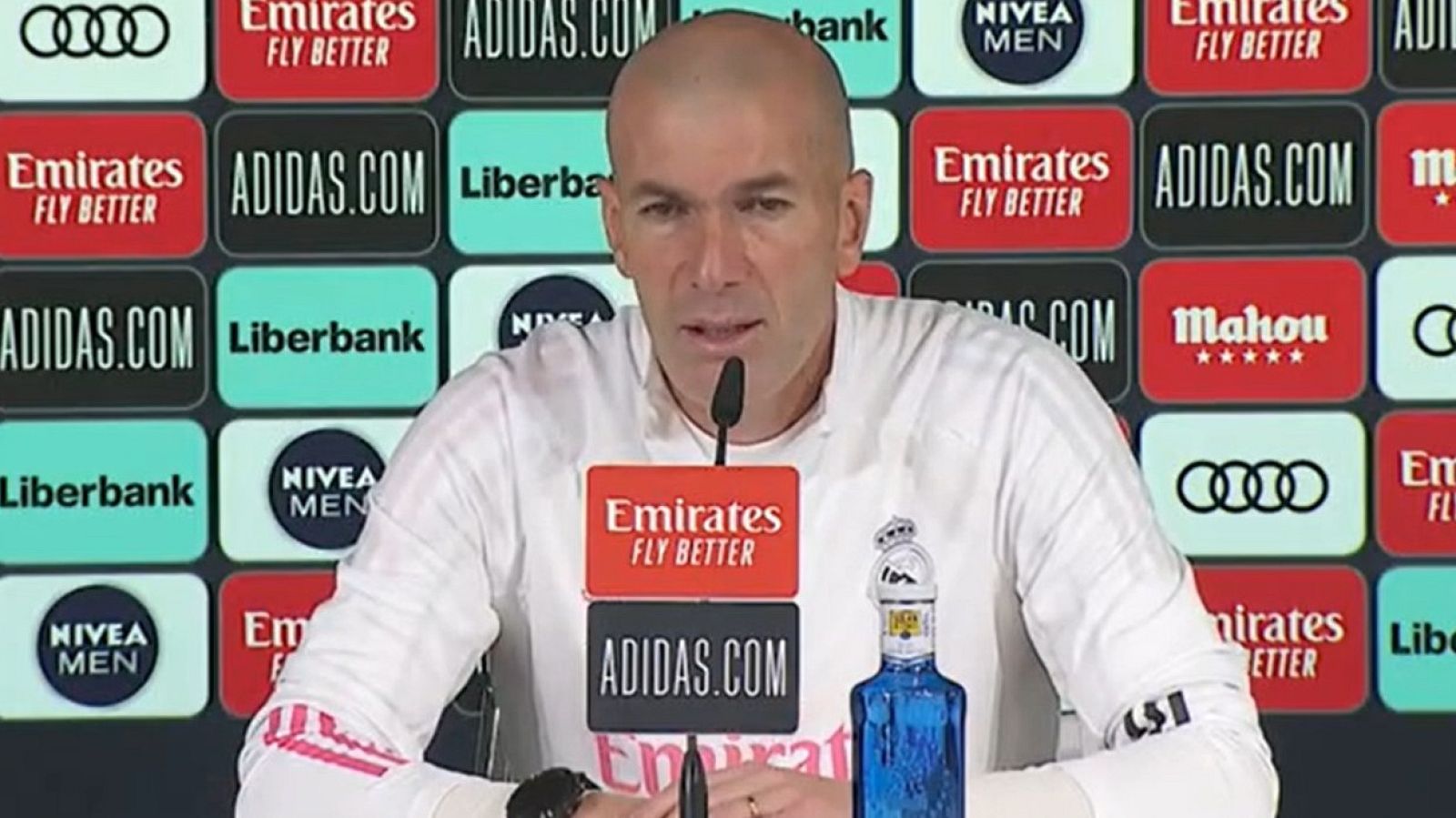 Zidane: "Tengo contrato hasta 2022"