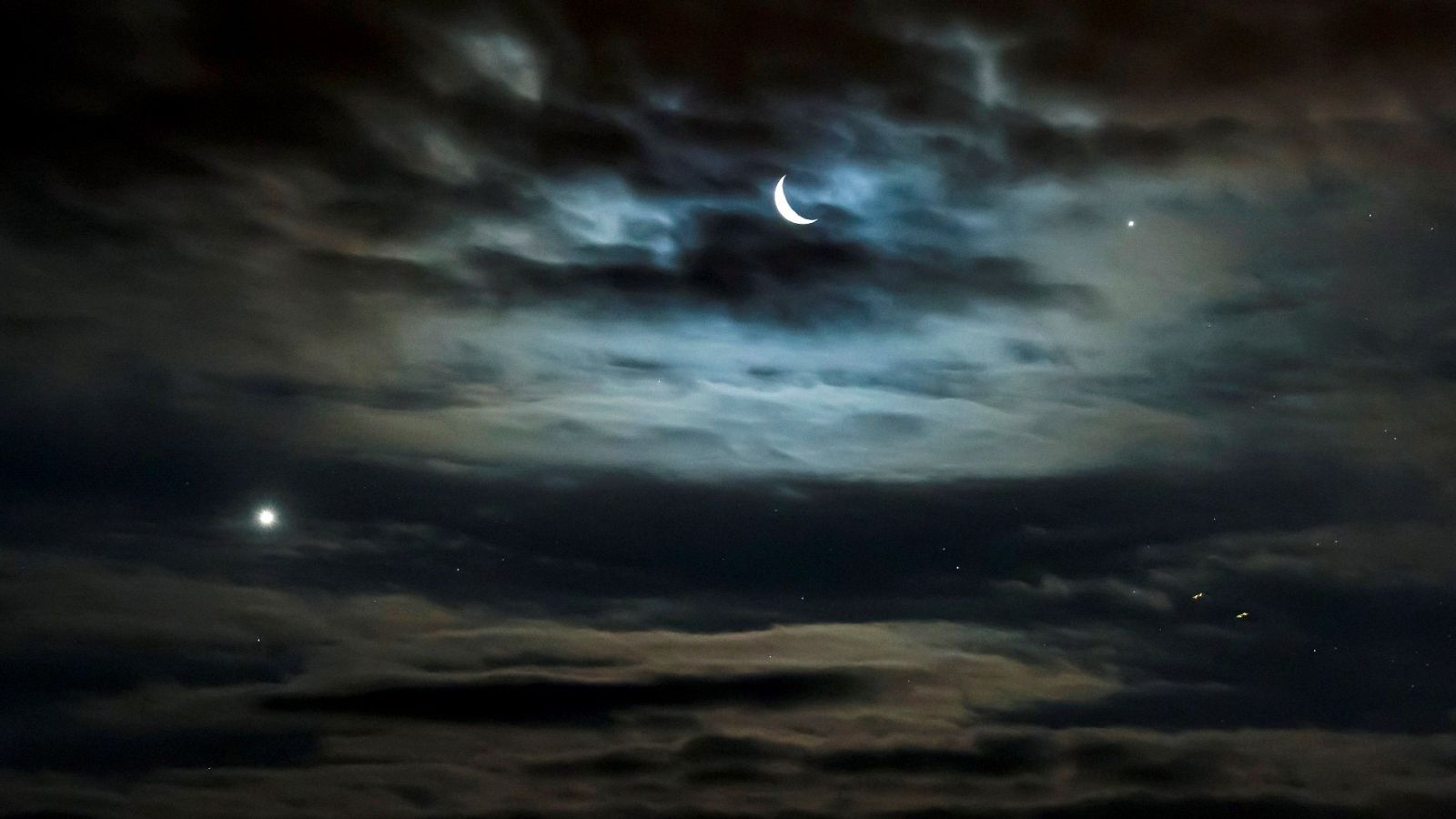 Las nubes dificultarán la observación de la conjunción de Júpiter y Saturno