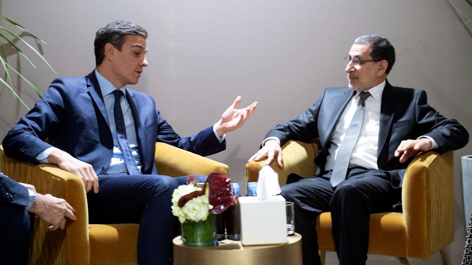El presidente Pedro Sánchez, junto a su homólogo marroquí, Saadeddine Othmani, en 2018