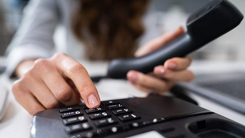 El Gobierno pone fin a los 902 de pago y la atención telefónica en servicios básicos será gratis