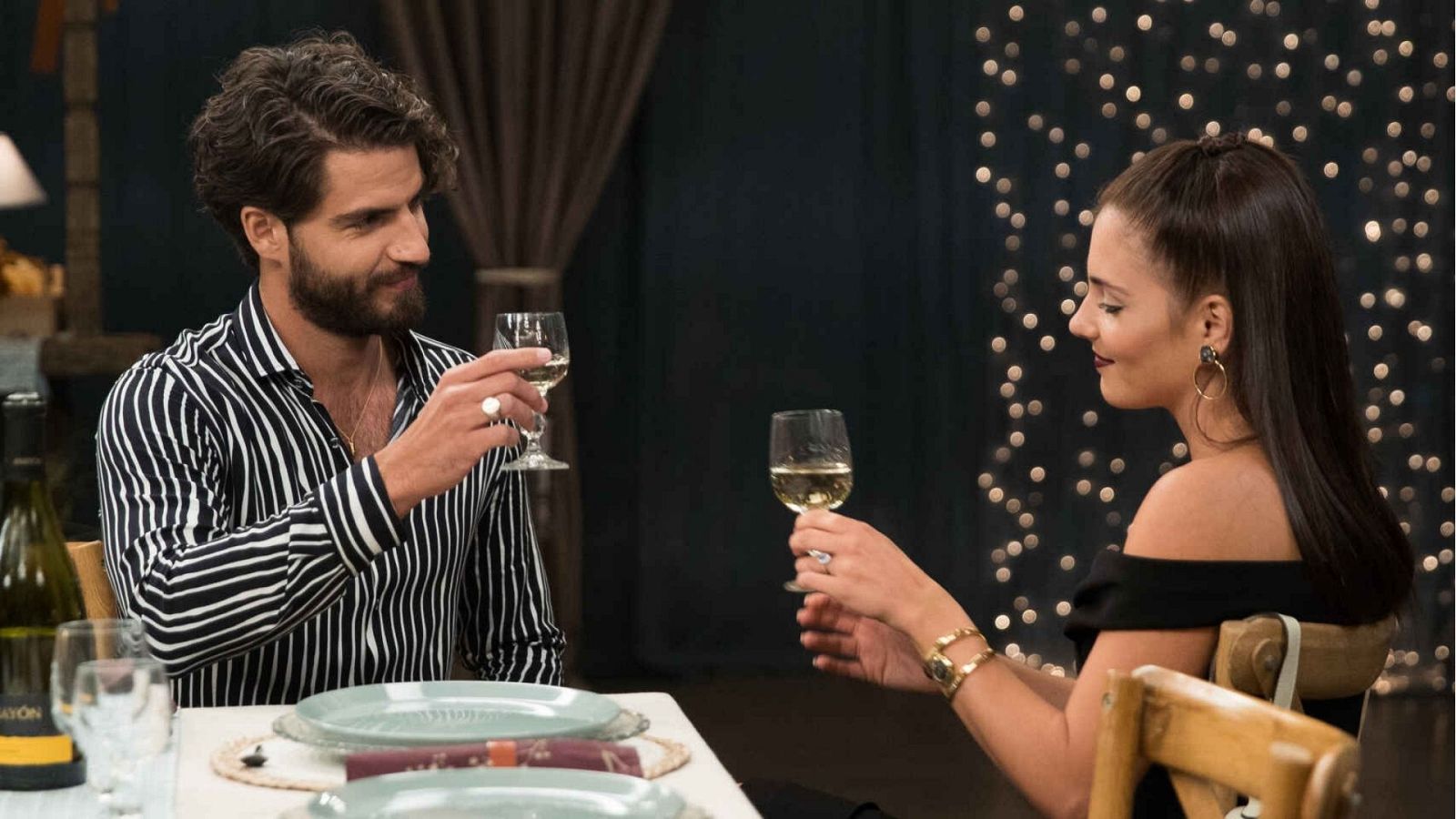 Maxi Iglesias y Andrea Duro en 'Física o Química: el reencuentro'