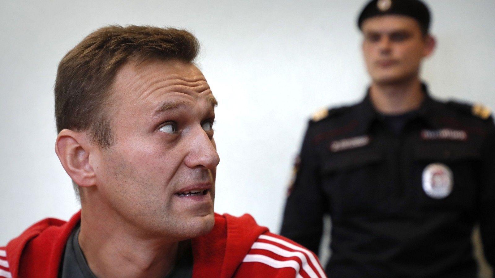 El líder opositor ruso Alexei Navalny asiste a una audiencia en un tribunal de Moscú