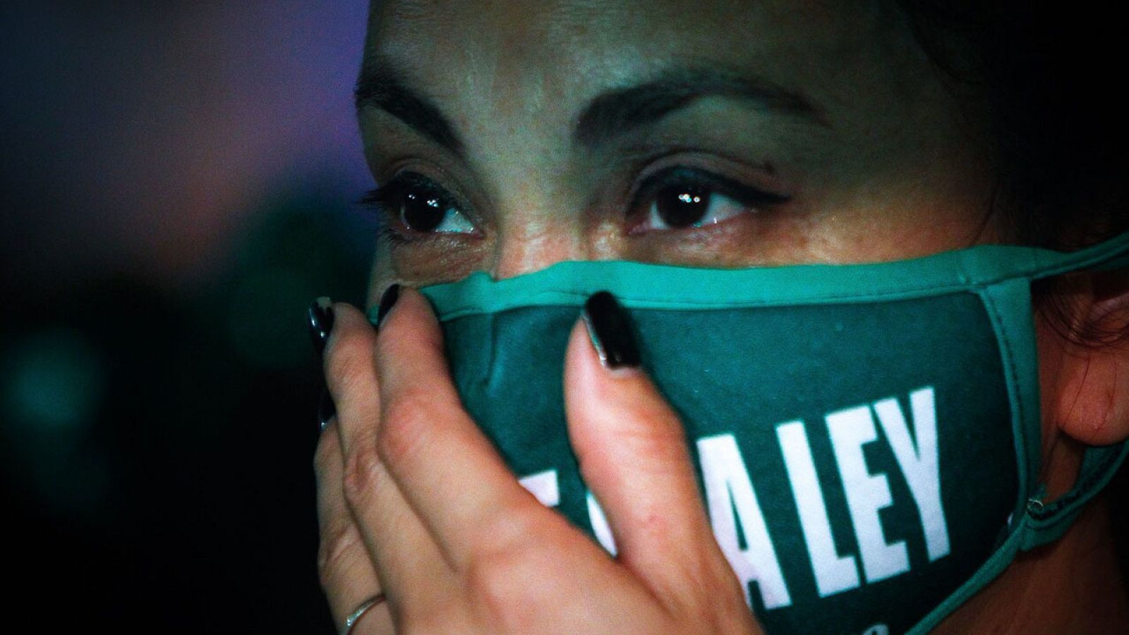 Las calles argentinas palpitan ante la reñida votación por el aborto legal