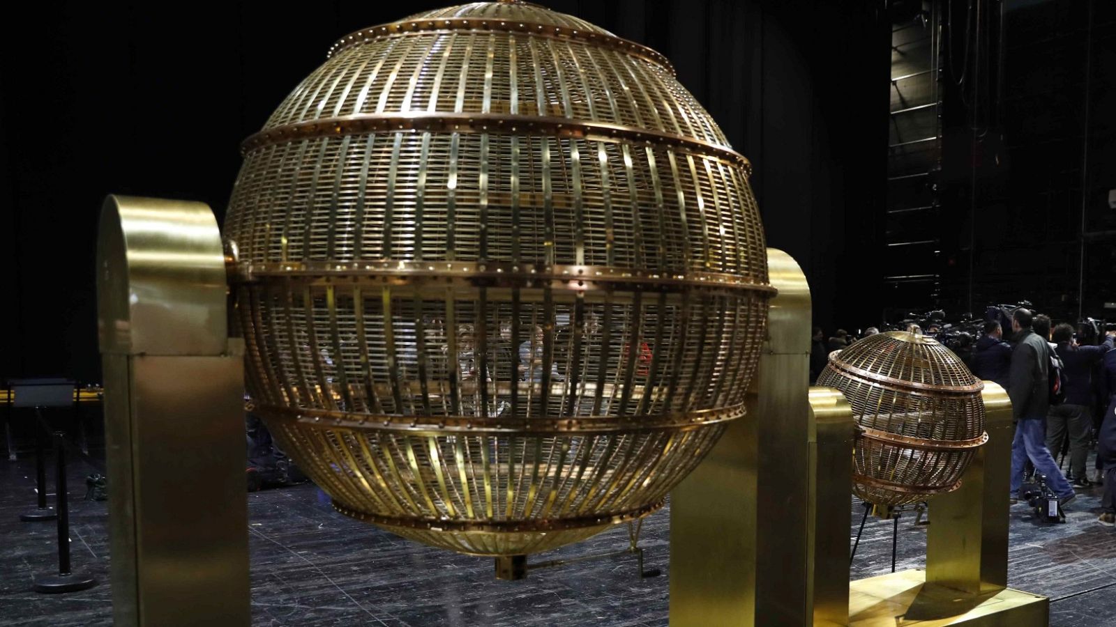 Los bombos de la Lotería se fabricaron en 1853, su diseño ha permanecido desde el entonces