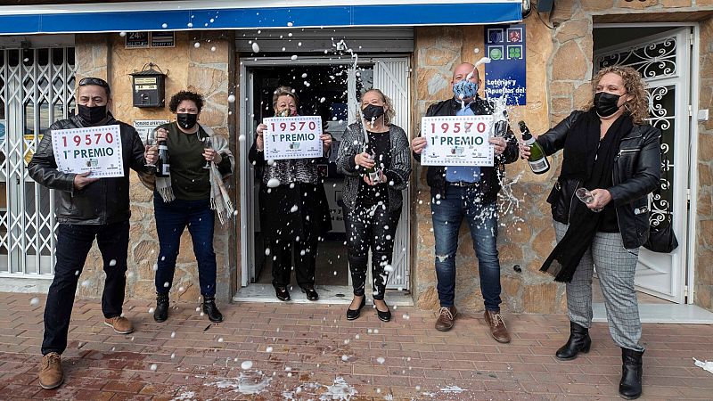 El 19.570, un primer premio de la Loter�a del Ni�o muy repartido