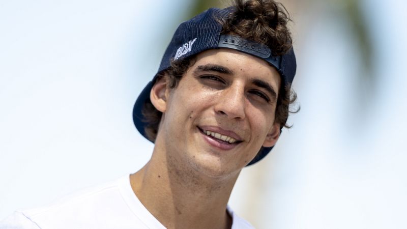 Miguel Herrán y su desahogo en redes sociales: "Estoy decepcionado conmigo. Quiero ser mejor persona"