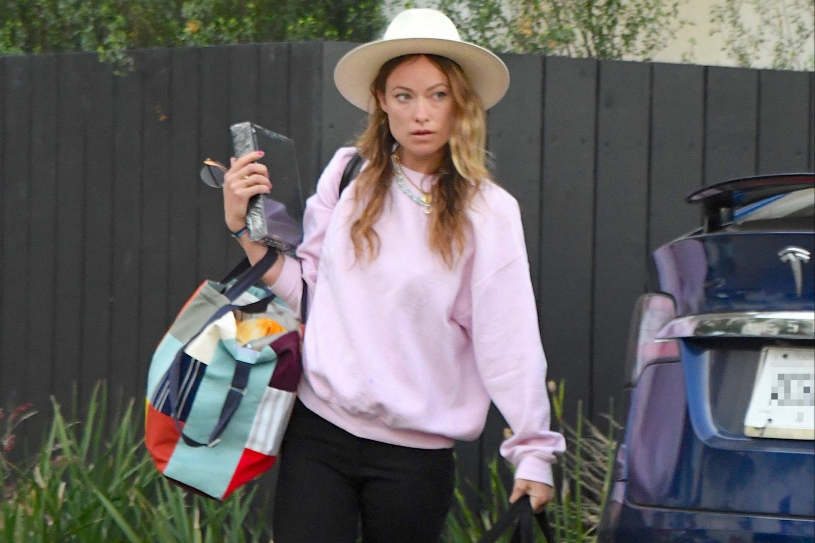 Olivia Wilde recoge sus cosas de casa tras revelarse su noviazgo con Harry Styles