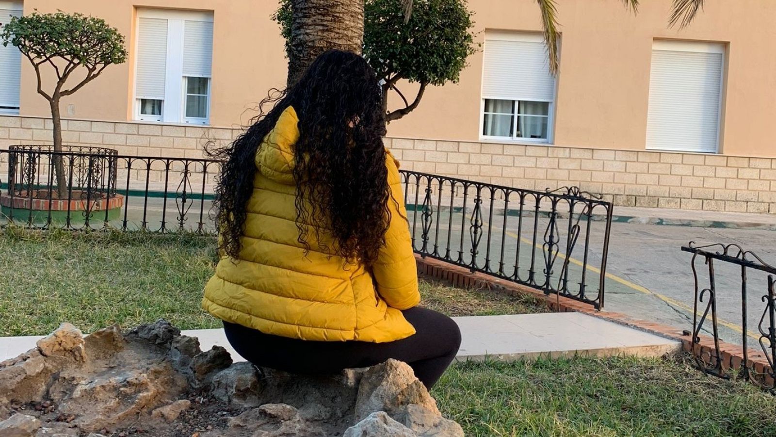 Soukaina en el patio del Centro Asistencial de Melilla