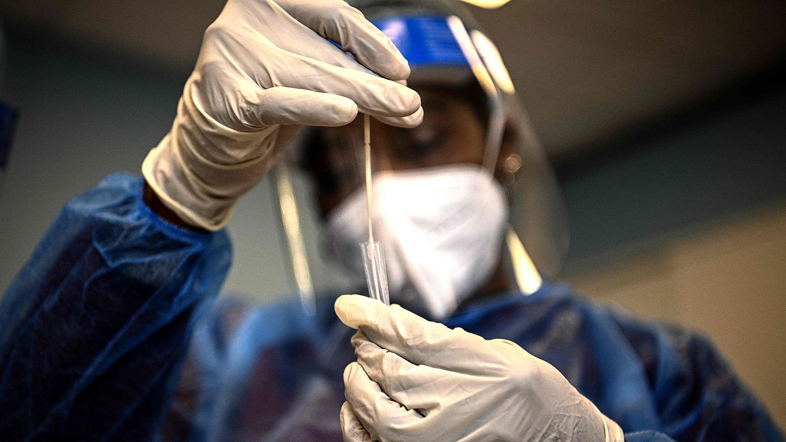 El Govern es mostra preocupat per l'alta transmissibilitat de la variant britànica del virus