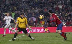 El Barça fuerza la rendición