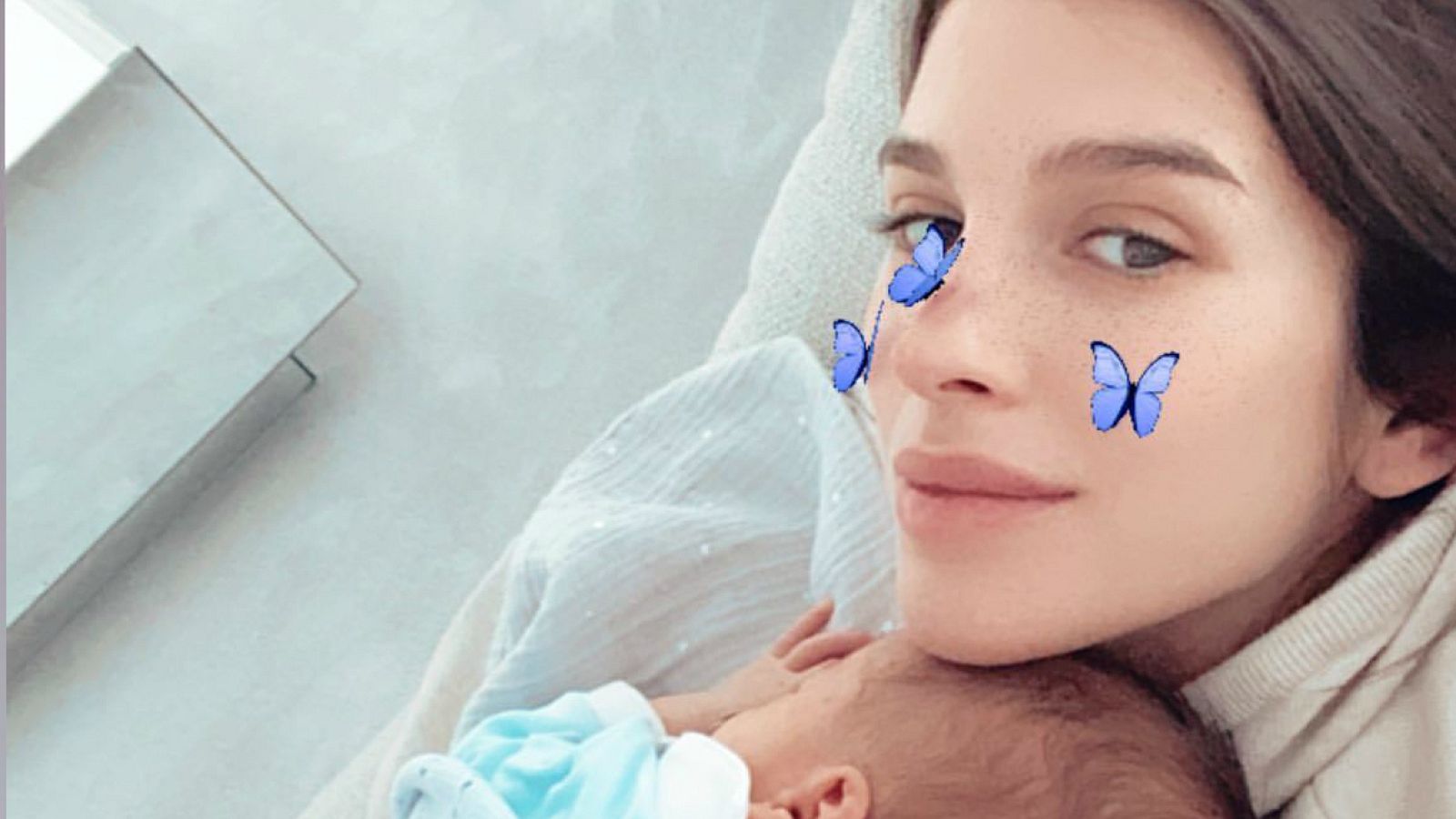 Sandra Gago presenta a su hijo Darío en las redes sociales