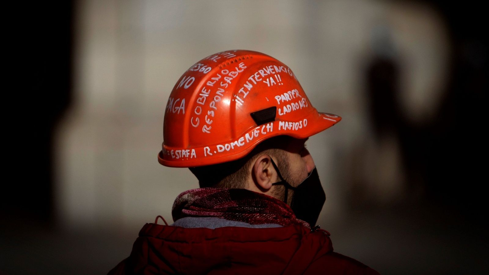 Un trabajador de Alcoa en una manifestación en una imagen de archivo