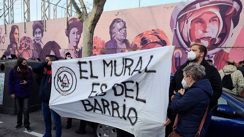 Un barrio de Madrid unido para reclamar que el mural feminista "no se toca"