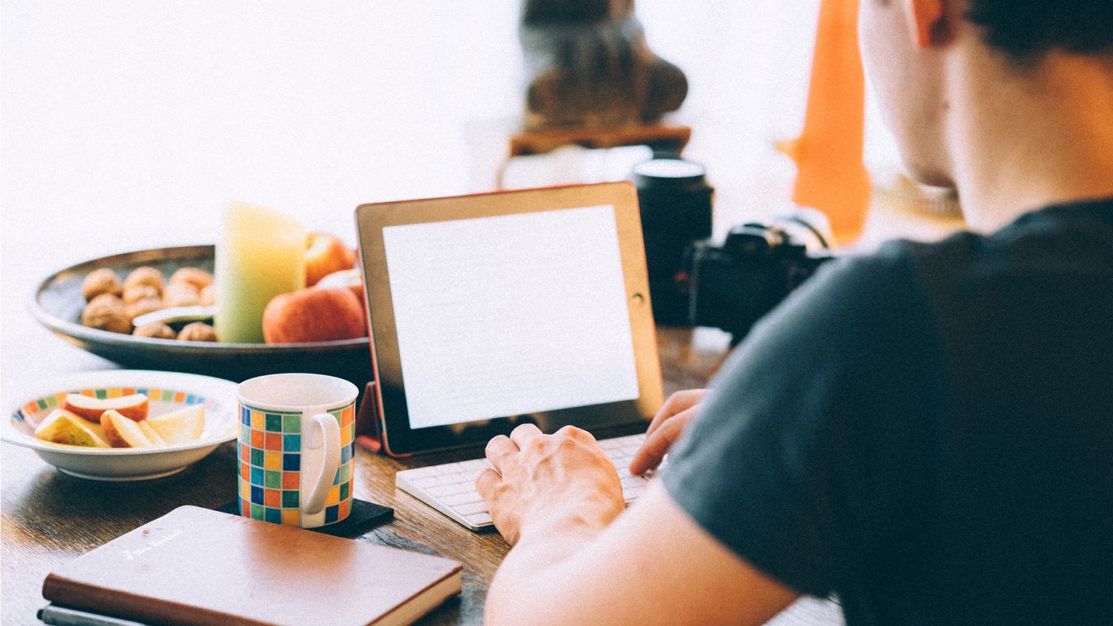 Entre el entusiasmo y la miseria: ¿qué significa ser escritor/a joven en 2021?