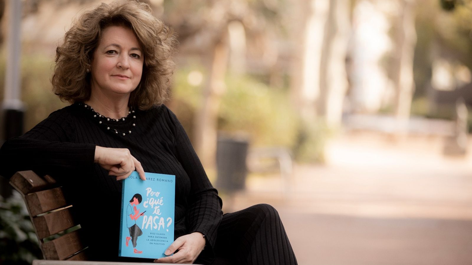 Lola Álvarez ofrece herramientas para comprender la adolescencia en su libro 'Pero ¿qué te pasa?'