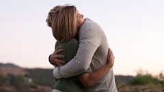 El efecto analgésico de los abrazos