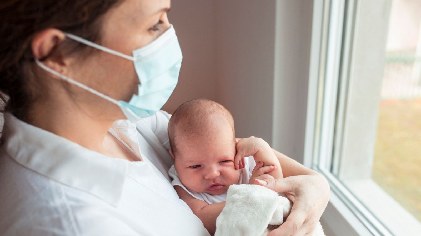 La natalidad seguirá cayendo en España