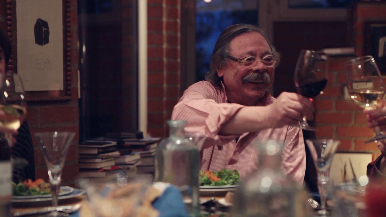 Alberto Corazón, en su estudio