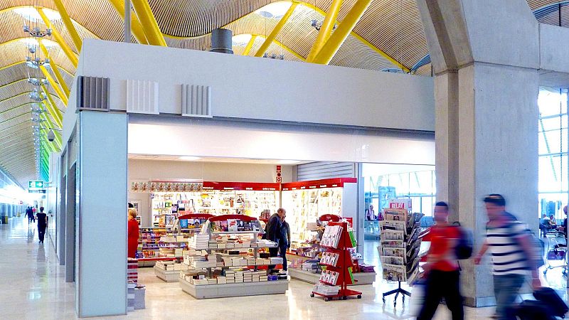 Hosteleros y sindicatos piden a Sánchez que medie con AENA para resolver el conflicto de los alquileres en los aeropuertos